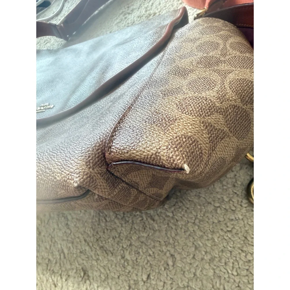 Authentic Coach Baby Messenger Bag in Signature Canvas Rust - Picture 4 of 10